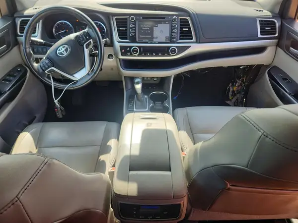 5TDJZRFH0HS385435 2017 TOYOTA HIGHLANDER - Image 8