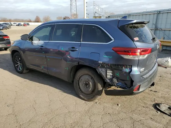 5TDJZRFH0HS389713 2017 TOYOTA HIGHLANDER - Image 2