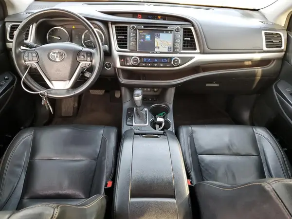 5TDJZRFH0HS389713 2017 TOYOTA HIGHLANDER - Image 8