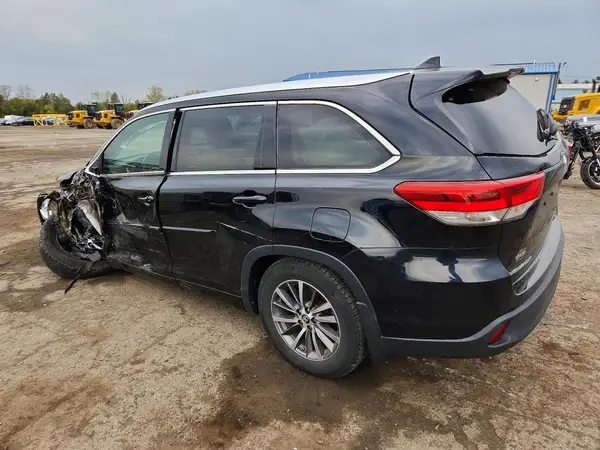 5TDJZRFH0HS390733 2017 TOYOTA HIGHLANDER - Image 2