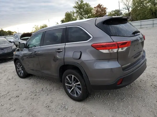 5TDJZRFH0HS396550 2017 TOYOTA HIGHLANDER - Image 2