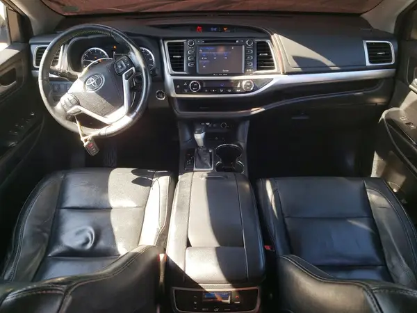 5TDJZRFH0HS397617 2017 TOYOTA HIGHLANDER - Image 8