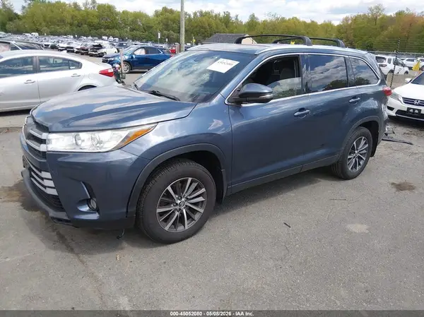 5TDJZRFH0HS406820 2017 TOYOTA HIGHLANDER - Image 2