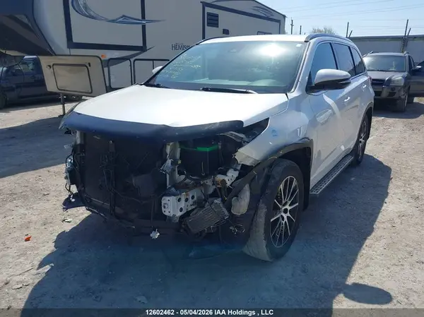 5TDJZRFH0HS412164 2017 TOYOTA HIGHLANDER - Image 2