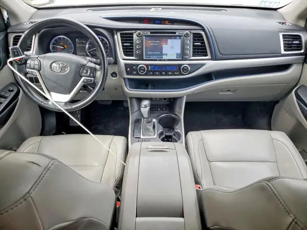 5TDJZRFH0HS416506 2017 TOYOTA HIGHLANDER - Image 8