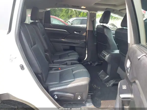 5TDJZRFH0HS417638 2017 TOYOTA HIGHLANDER - Image 8
