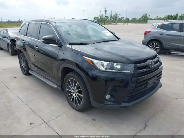 5TDJZRFH0HS420409 2017 TOYOTA HIGHLANDER - Image 1
