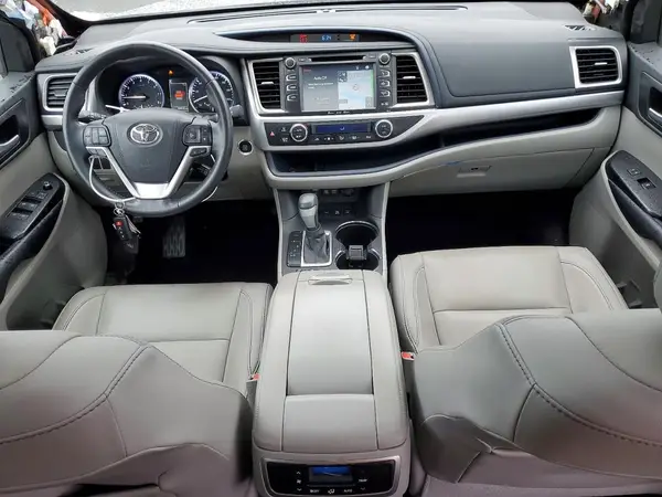 5TDJZRFH0HS422984 2017 TOYOTA HIGHLANDER - Image 8