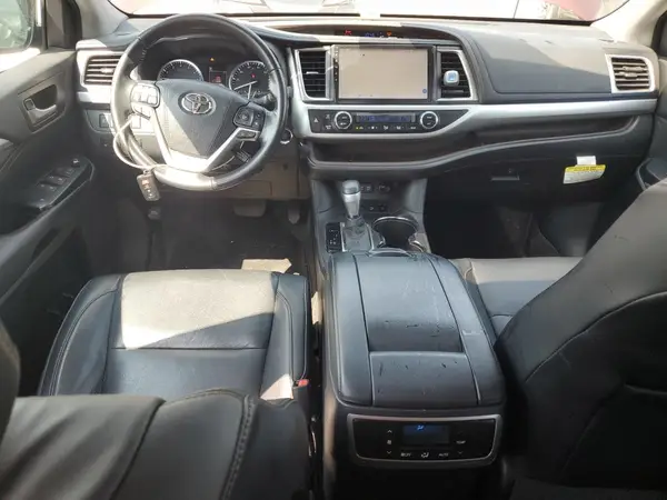 5TDJZRFH0HS427800 2017 TOYOTA HIGHLANDER - Image 8