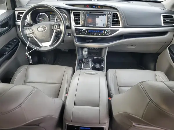 5TDJZRFH0HS429966 2017 TOYOTA HIGHLANDER - Image 8