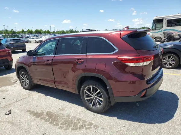 5TDJZRFH0HS442071 2017 TOYOTA HIGHLANDER - Image 2