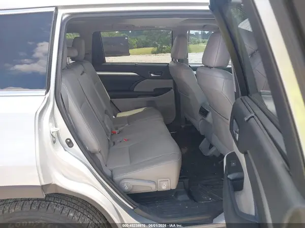 5TDJZRFH0HS442748 2017 TOYOTA HIGHLANDER - Image 8