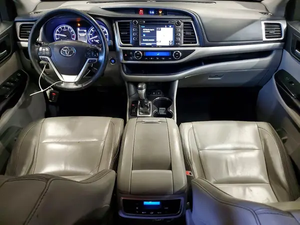 5TDJZRFH0HS455564 2017 TOYOTA HIGHLANDER - Image 8