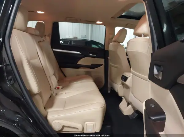 5TDJZRFH0HS457928 2017 TOYOTA HIGHLANDER - Image 8