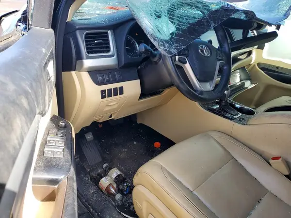 5TDJZRFH0HS459758 2017 TOYOTA HIGHLANDER - Image 8