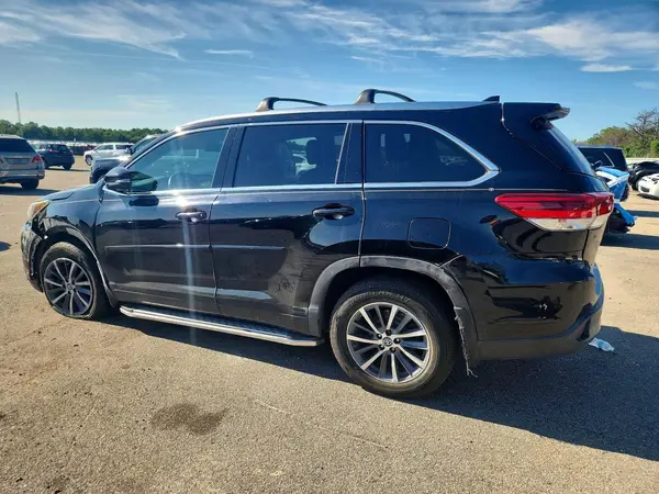 5TDJZRFH0HS462322 2017 TOYOTA HIGHLANDER - Image 2