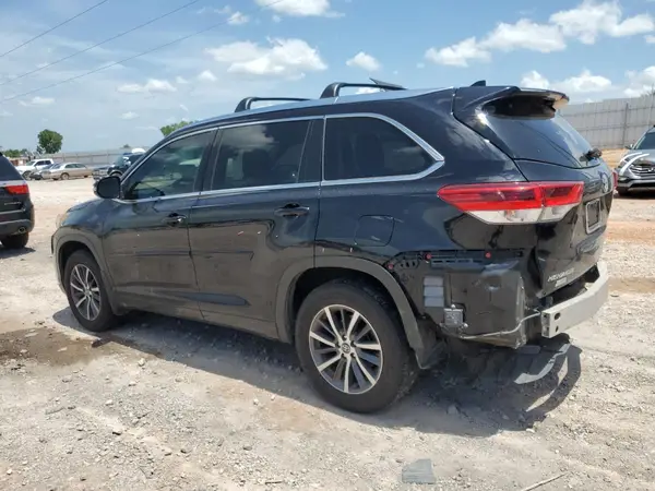 5TDJZRFH0HS467343 2017 TOYOTA HIGHLANDER - Image 2
