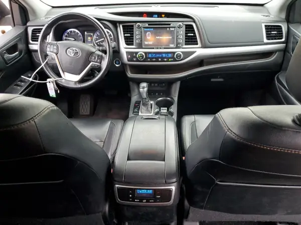 5TDJZRFH0HS468024 2017 TOYOTA HIGHLANDER - Image 8