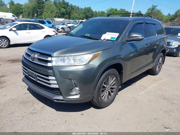 5TDJZRFH0HS469626 2017 TOYOTA HIGHLANDER - Image 2