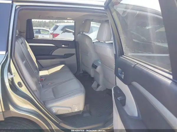 5TDJZRFH0HS469626 2017 TOYOTA HIGHLANDER - Image 8