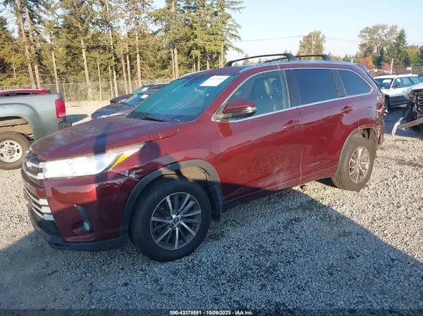 5TDJZRFH0HS471859 2017 TOYOTA HIGHLANDER - Image 2