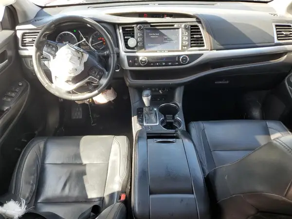 5TDJZRFH0HS484496 2017 TOYOTA HIGHLANDER - Image 8