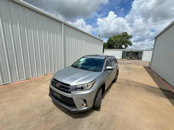 5TDJZRFH0HS508358 2017 TOYOTA HIGHLANDER - Image 2