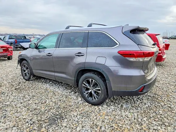 5TDJZRFH0HS508442 2017 TOYOTA HIGHLANDER - Image 2