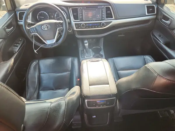 5TDJZRFH0HS510689 2017 TOYOTA HIGHLANDER - Image 8