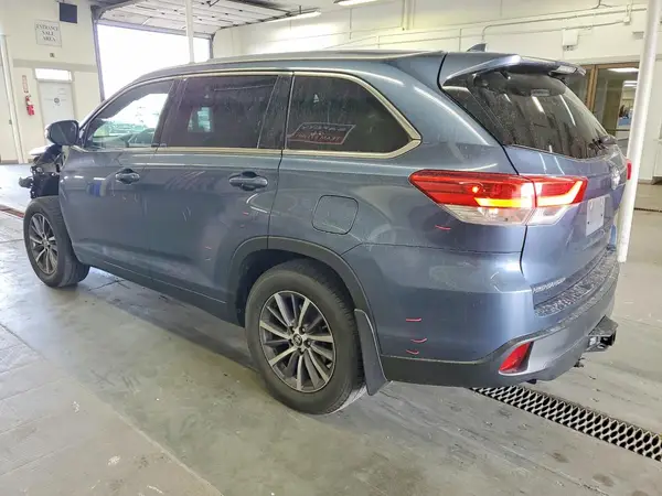 5TDJZRFH0HS511535 2017 TOYOTA HIGHLANDER - Image 2