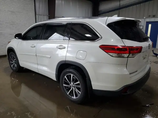 5TDJZRFH0HS515309 2017 TOYOTA HIGHLANDER - Image 2