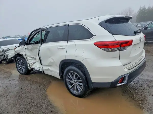 5TDJZRFH0HS516993 2017 TOYOTA HIGHLANDER - Image 2