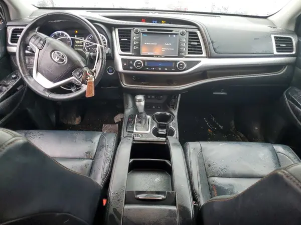 5TDJZRFH0HS516993 2017 TOYOTA HIGHLANDER - Image 8