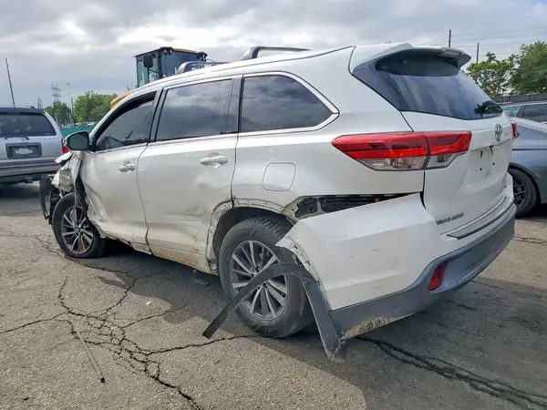 5TDJZRFH0HS517416 2017 TOYOTA HIGHLANDER - Image 2
