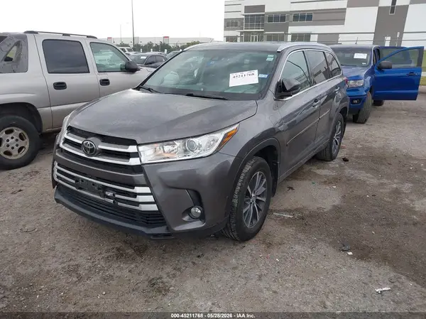 5TDJZRFH0HS518534 2017 TOYOTA HIGHLANDER - Image 2