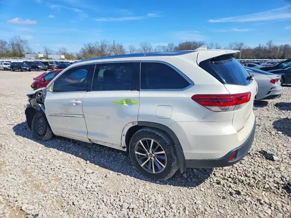 5TDJZRFH0HS518825 2017 TOYOTA HIGHLANDER - Image 2