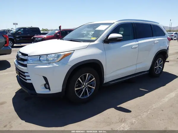 5TDJZRFH0HS519411 2017 TOYOTA HIGHLANDER - Image 2