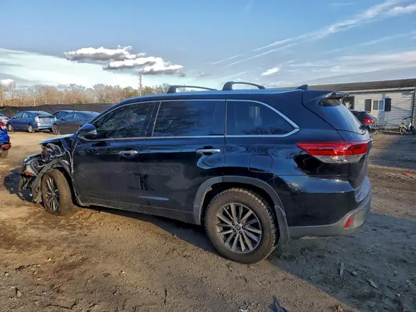 5TDJZRFH0HS521613 2017 TOYOTA HIGHLANDER - Image 2