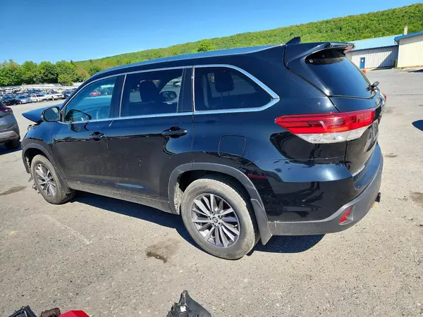 5TDJZRFH0HS521658 2017 TOYOTA HIGHLANDER - Image 2
