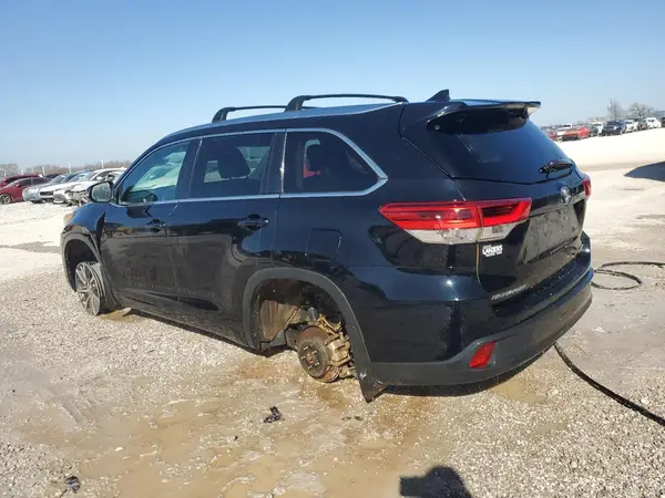 5TDJZRFH0HS522289 2017 TOYOTA HIGHLANDER - Image 2