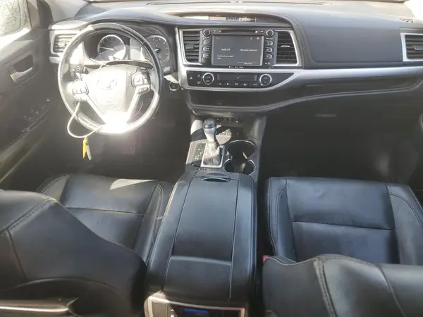 5TDJZRFH0HS522289 2017 TOYOTA HIGHLANDER - Image 8