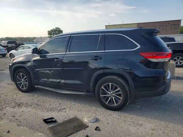 5TDJZRFH0HS522485 2017 TOYOTA HIGHLANDER - Image 2