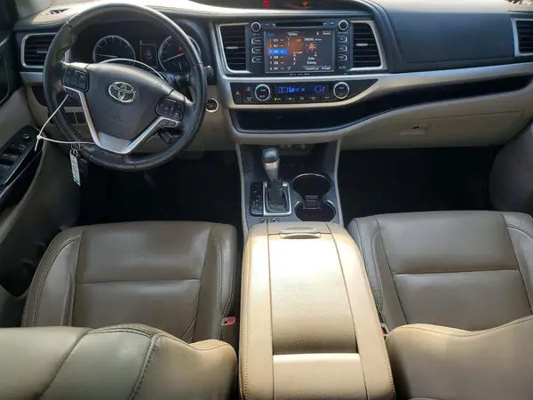 5TDJZRFH0HS522485 2017 TOYOTA HIGHLANDER - Image 8