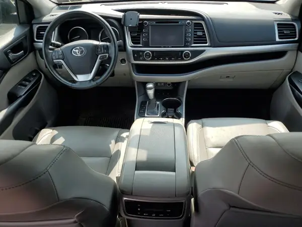 5TDJZRFH0JS490448 2018 TOYOTA HIGHLANDER - Image 8