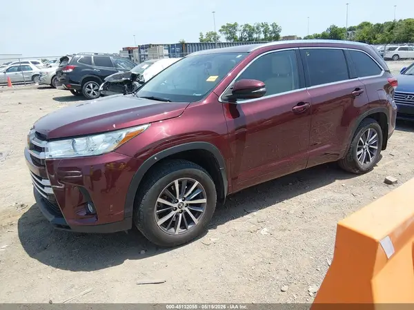 5TDJZRFH0JS491860 2018 TOYOTA HIGHLANDER - Image 2