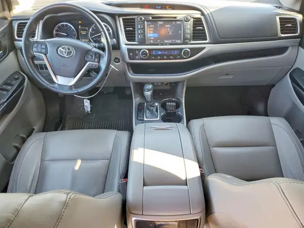 5TDJZRFH0JS492846 2018 TOYOTA HIGHLANDER - Image 8