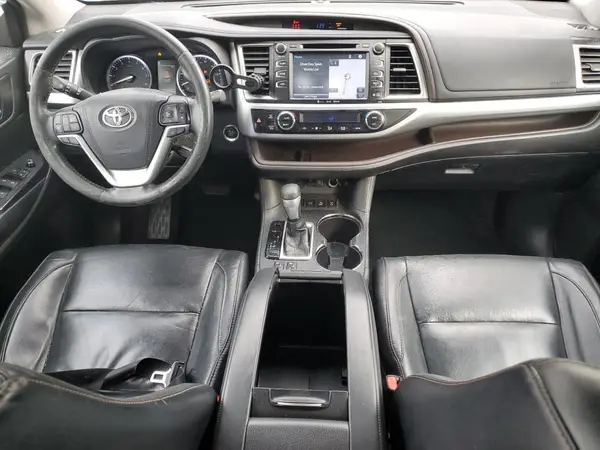 5TDJZRFH0JS496170 2018 TOYOTA HIGHLANDER - Image 8