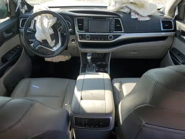 5TDJZRFH0JS497562 2018 TOYOTA HIGHLANDER - Image 8