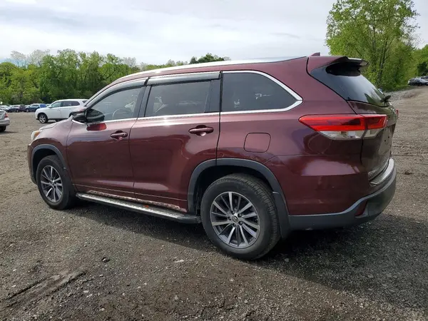 5TDJZRFH0JS499604 2018 TOYOTA HIGHLANDER - Image 2