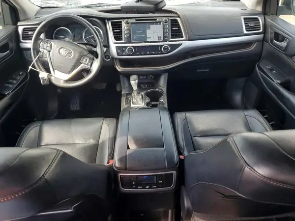 5TDJZRFH0JS525747 2018 TOYOTA HIGHLANDER - Image 8